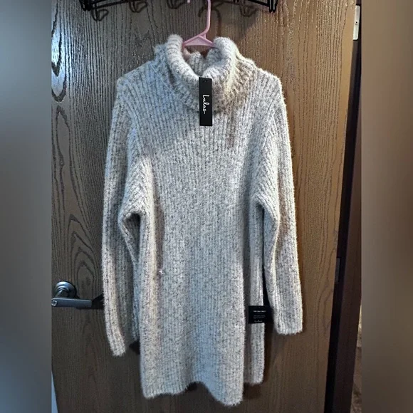 Long sweater dress. - Picture 1 of 2